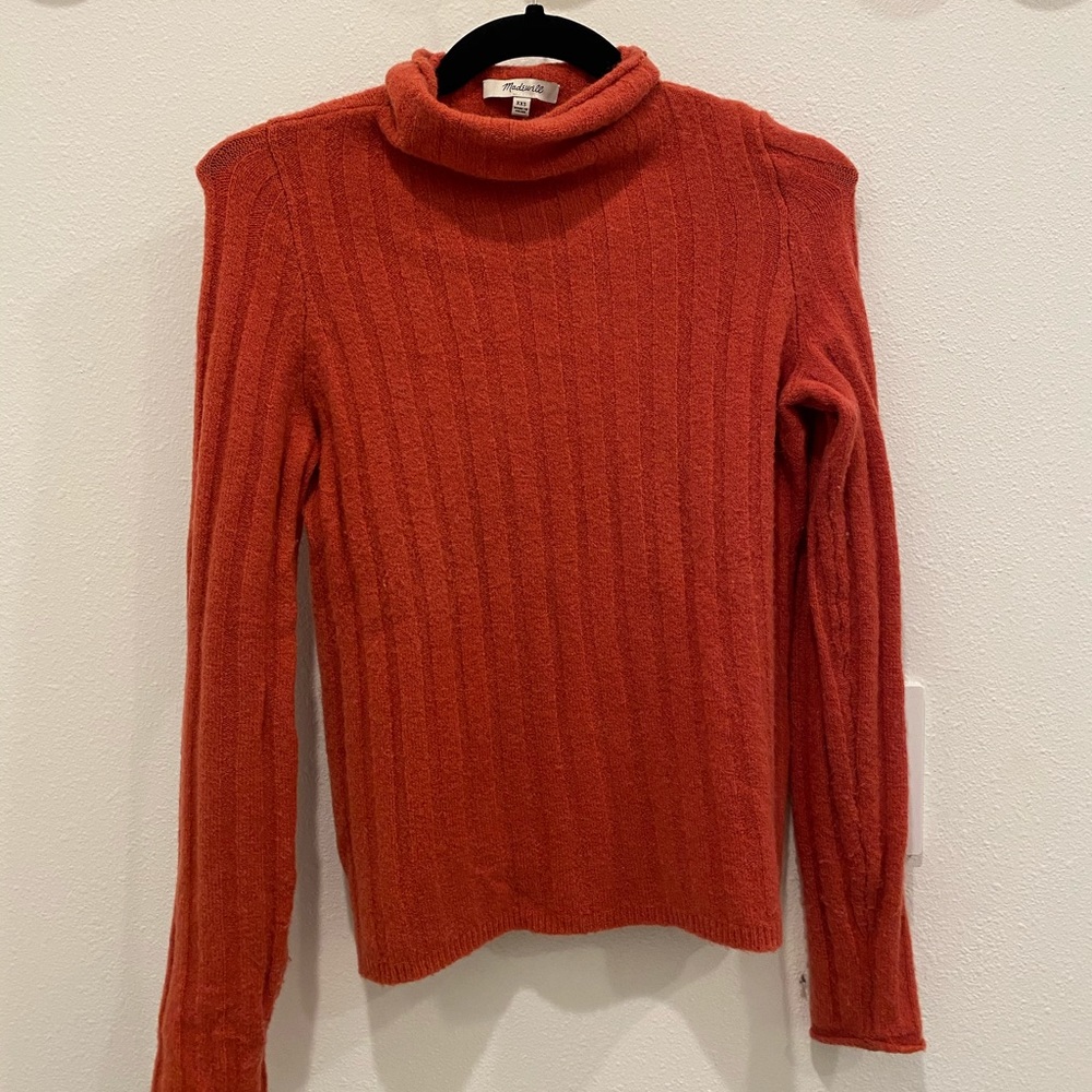 Merino low turtleneck sweater